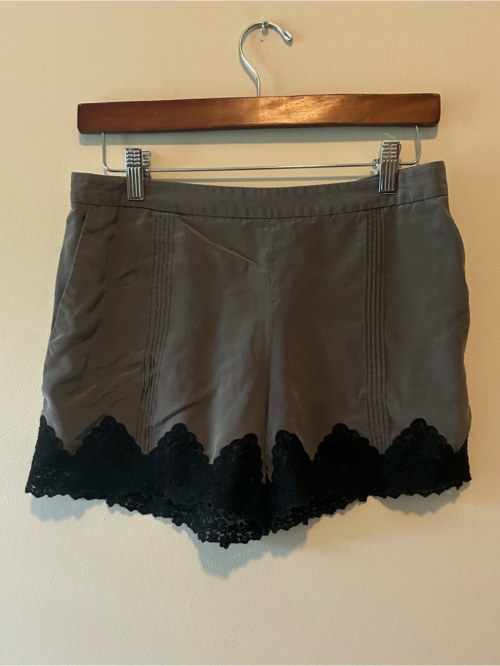 Club Monaco Women's Gray Shorts with Black Lace Trim Size 4